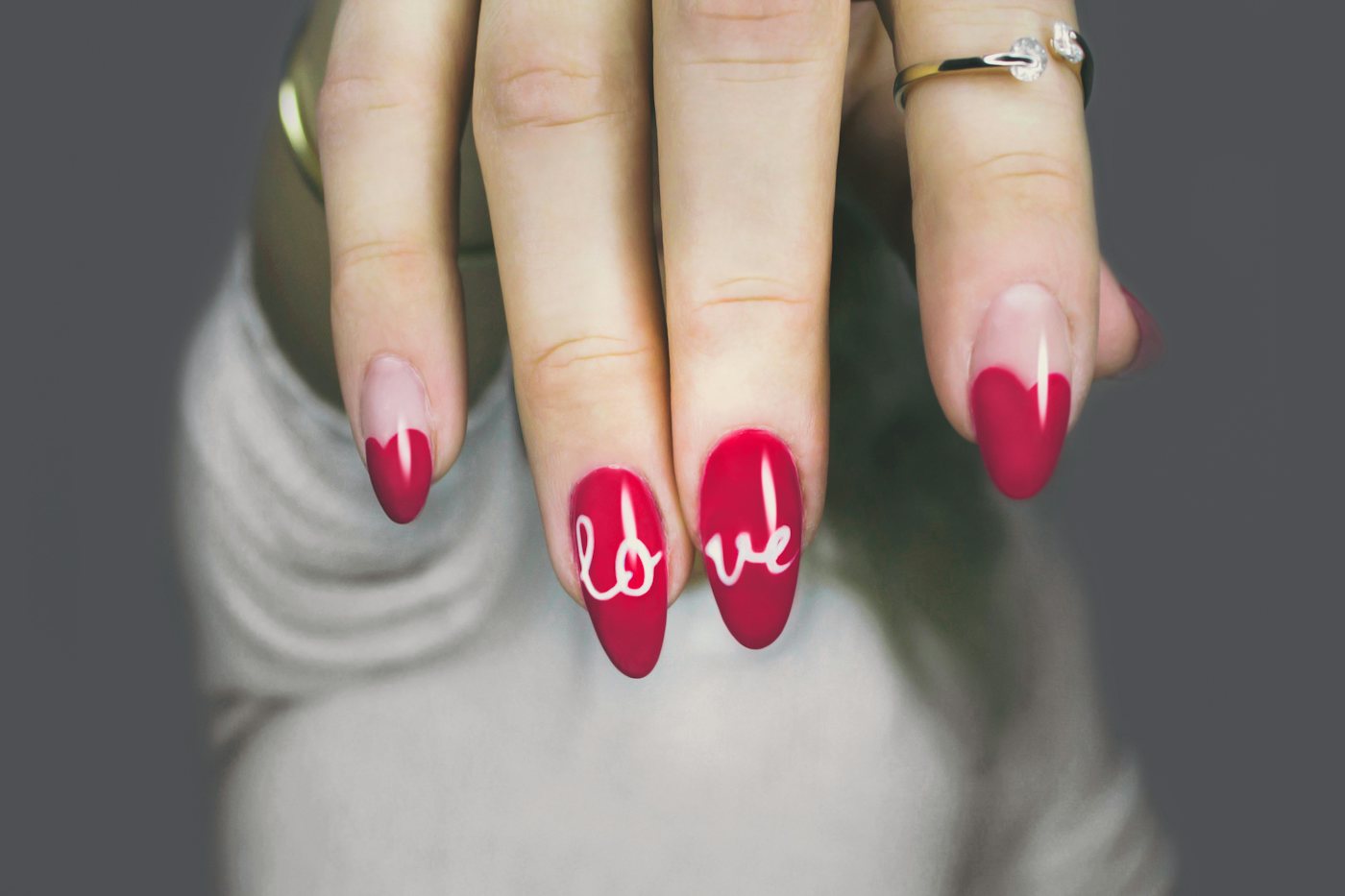 Capsules, gel ou semi-permanent : comment choisir ?